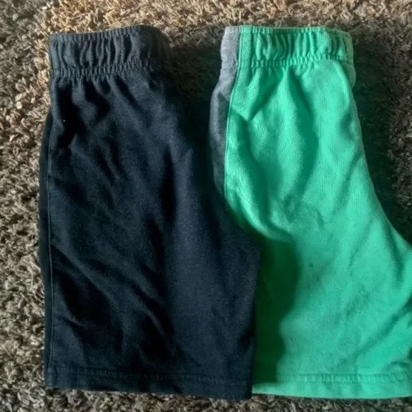 2 Pairs Cat & Jack Boys Shorts Size XS 4/5 green and dark gray cotton - Picture 2 of 4